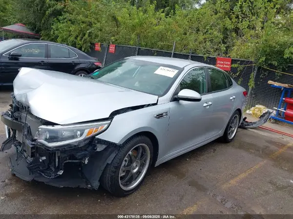 5XXGT4L33JG186409 2018 KIA OPTIMA - Image 2