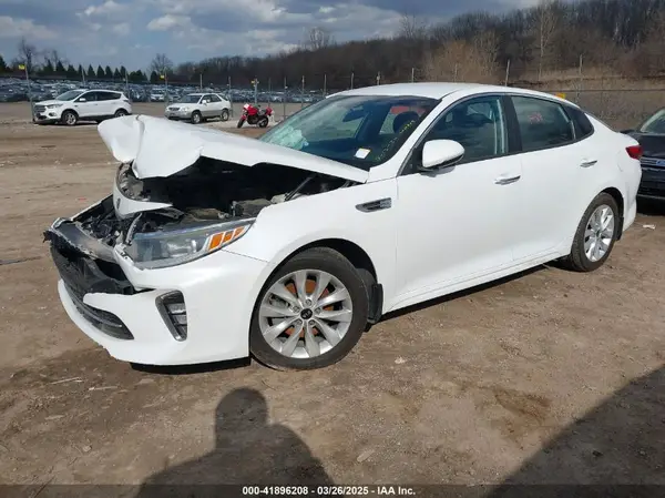 5XXGT4L33JG187706 2018 KIA OPTIMA - Image 2
