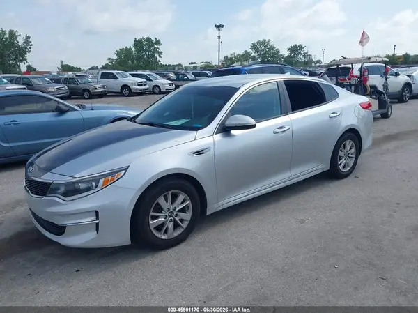 5XXGT4L33JG190685 2018 KIA OPTIMA - Image 2