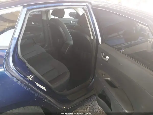 5XXGT4L33JG192128 2018 KIA OPTIMA - Image 8
