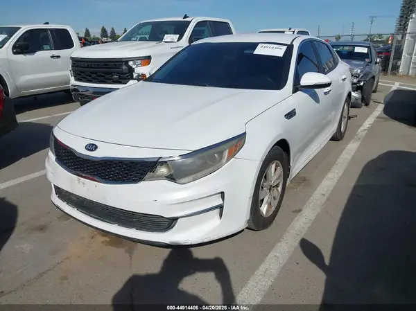 5XXGT4L33JG193523 2018 KIA OPTIMA - Image 2