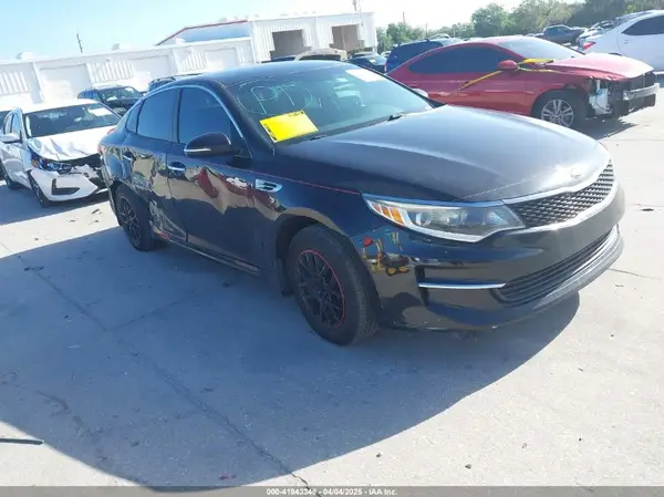 5XXGT4L33JG195305 2018 KIA OPTIMA - Image 1