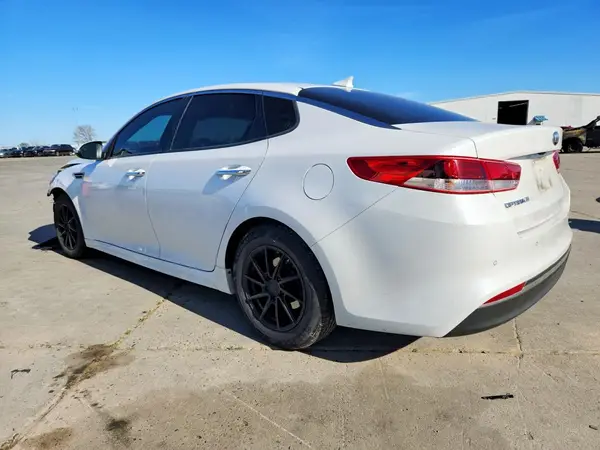 5XXGT4L33JG195580 2018 KIA OPTIMA - Image 2