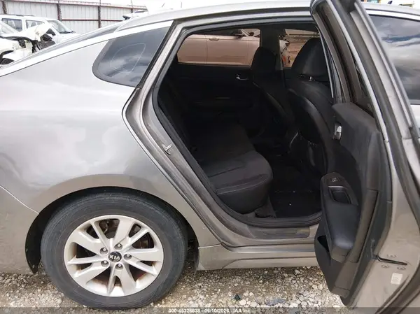 5XXGT4L33JG196776 2018 KIA OPTIMA - Image 8
