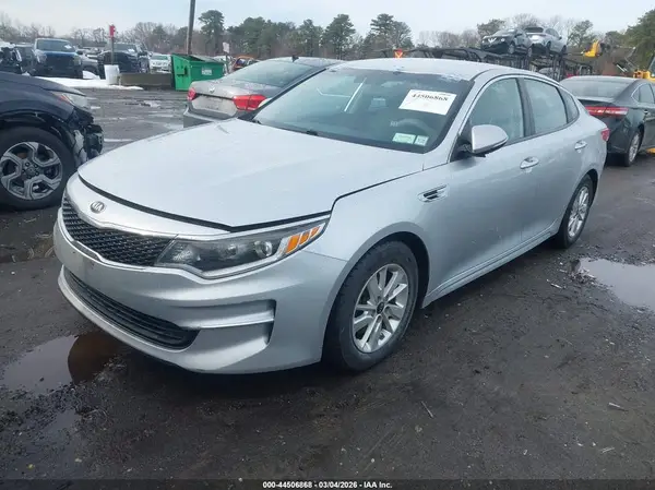 5XXGT4L33JG197751 2018 KIA OPTIMA - Image 2