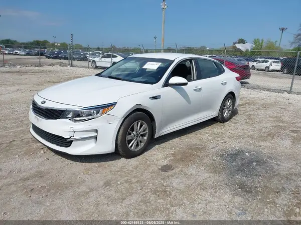 5XXGT4L33JG198575 2018 KIA OPTIMA - Image 2