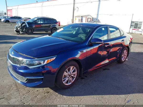 5XXGT4L33JG202348 2018 KIA OPTIMA - Image 2