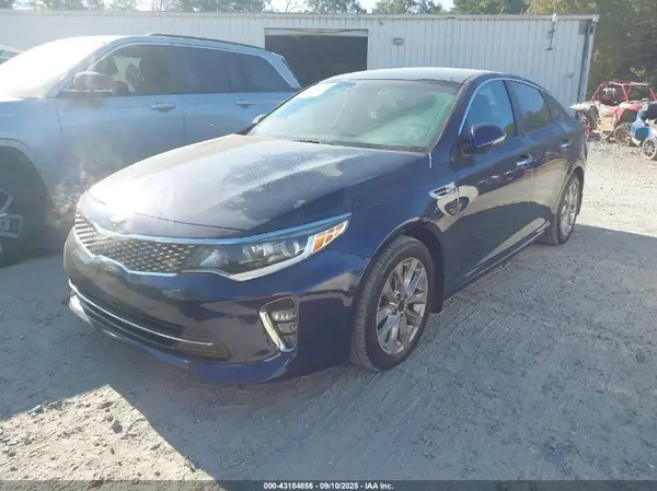 5XXGT4L33JG202933 2018 KIA OPTIMA - Image 2