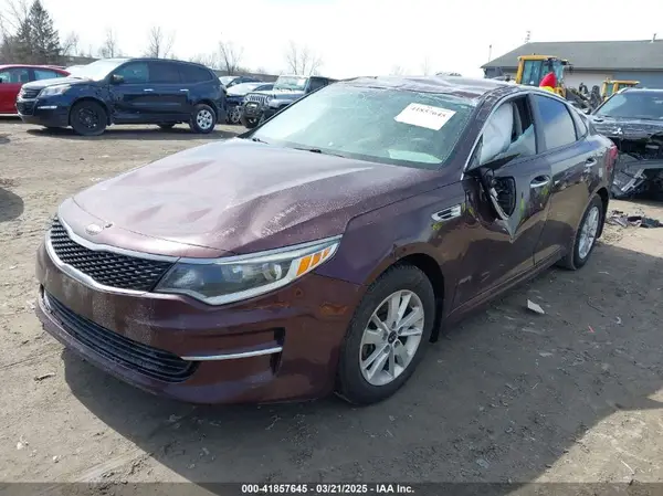 5XXGT4L33JG207050 2018 KIA OPTIMA - Image 2