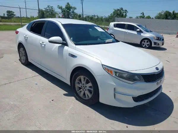 5XXGT4L33JG207212 2018 KIA OPTIMA - Image 1