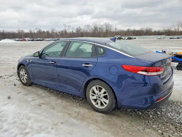 5XXGT4L33JG208215 2018 KIA OPTIMA - Image 2