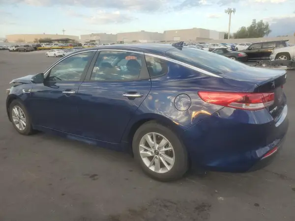 5XXGT4L33JG208263 2018 KIA OPTIMA - Image 2
