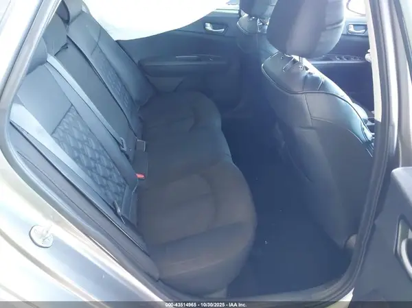 5XXGT4L33JG209123 2018 KIA OPTIMA - Image 8