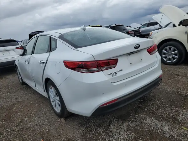 5XXGT4L33JG209705 2018 KIA OPTIMA - Image 2
