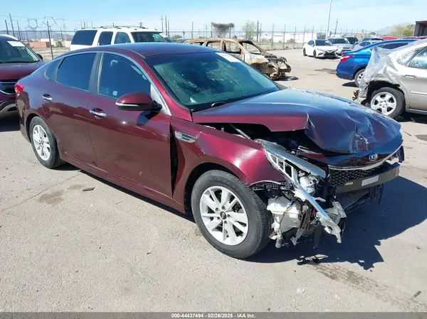 5XXGT4L33JG212457 2018 KIA OPTIMA - Image 1