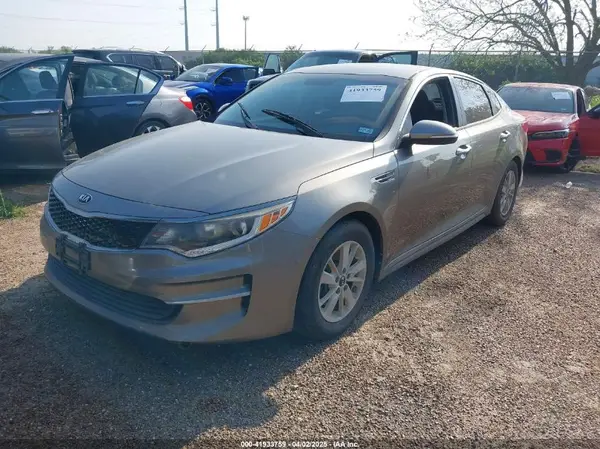 5XXGT4L33JG212605 2018 KIA OPTIMA - Image 2