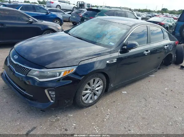 5XXGT4L33JG214032 2018 KIA OPTIMA - Image 2