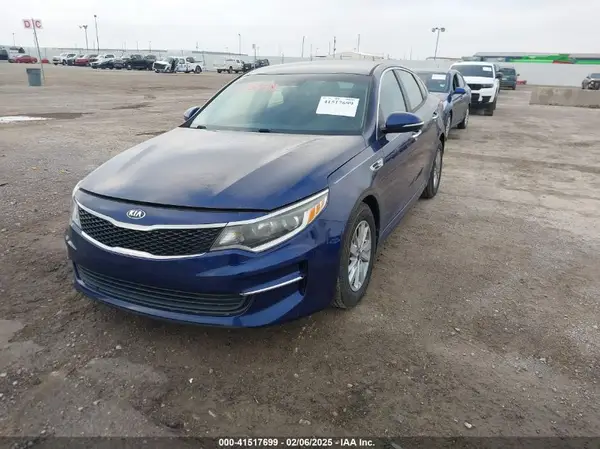 5XXGT4L33JG214404 2018 KIA OPTIMA - Image 2