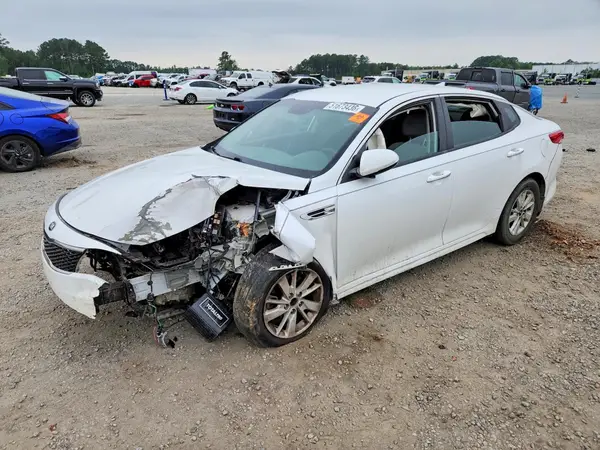 5XXGT4L33JG215648 2018 KIA OPTIMA - Image 1