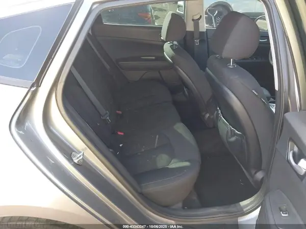 5XXGT4L33JG217898 2018 KIA OPTIMA - Image 8