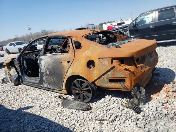 5XXGT4L33JG219487 2018 KIA OPTIMA - Image 2