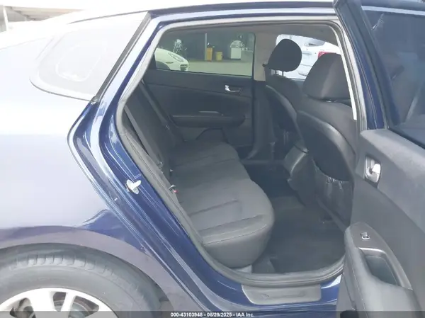 5XXGT4L33JG219943 2018 KIA OPTIMA - Image 8