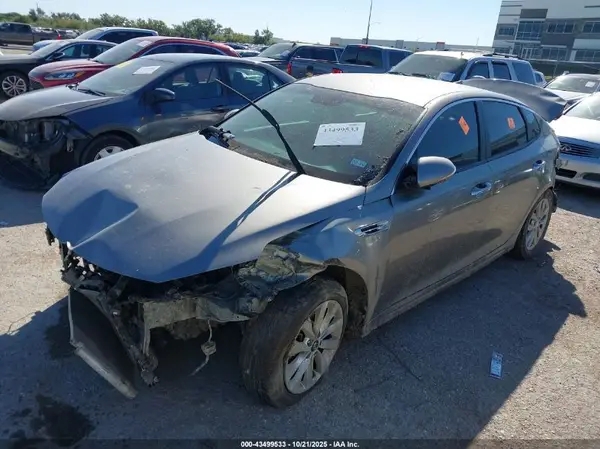 5XXGT4L33JG220803 2018 KIA OPTIMA - Image 2