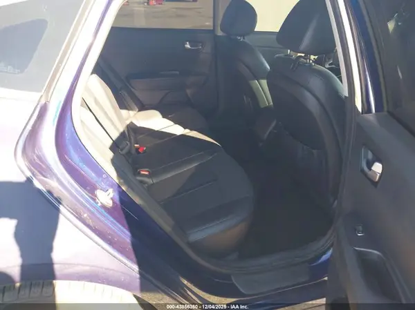 5XXGT4L33JG221286 2018 KIA OPTIMA - Image 8