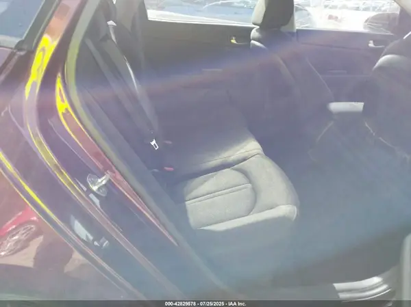 5XXGT4L33JG222292 2018 KIA OPTIMA - Image 8