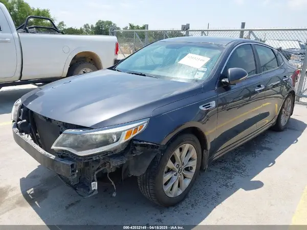 5XXGT4L33JG222924 2018 KIA OPTIMA - Image 2