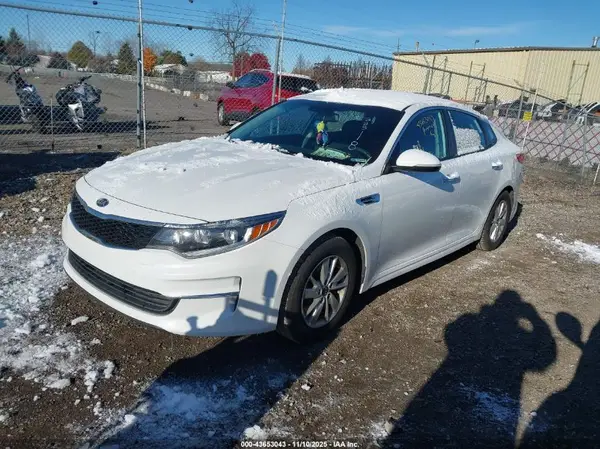 5XXGT4L33JG223118 2018 KIA OPTIMA - Image 2