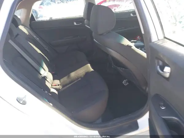 5XXGT4L33JG223118 2018 KIA OPTIMA - Image 8