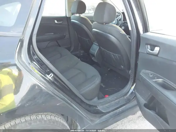 5XXGT4L33JG223751 2018 KIA OPTIMA - Image 8