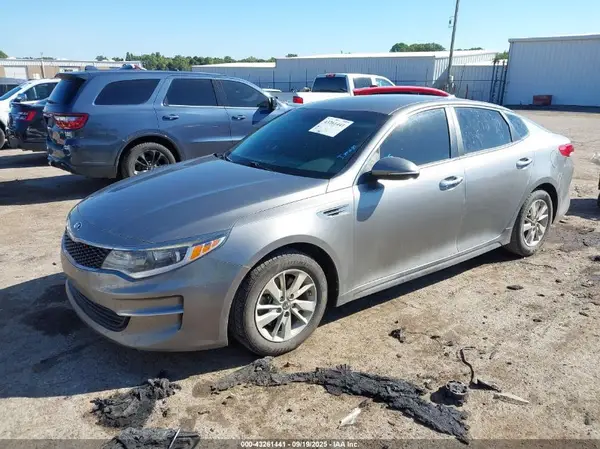 5XXGT4L33JG227234 2018 KIA OPTIMA - Image 2