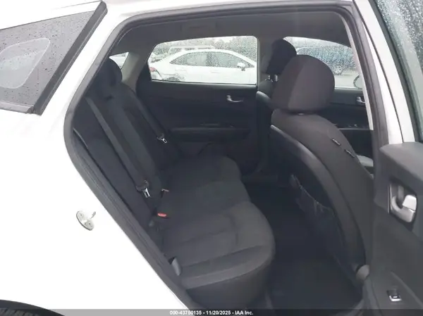 5XXGT4L33JG227962 2018 KIA OPTIMA - Image 8