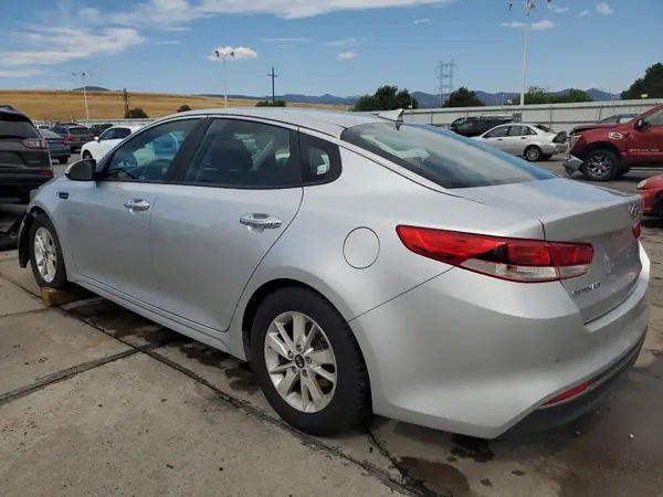 5XXGT4L33JG228965 2018 KIA OPTIMA - Image 2