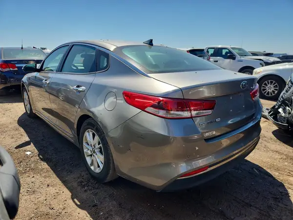 5XXGT4L33JG229047 2018 KIA OPTIMA - Image 2