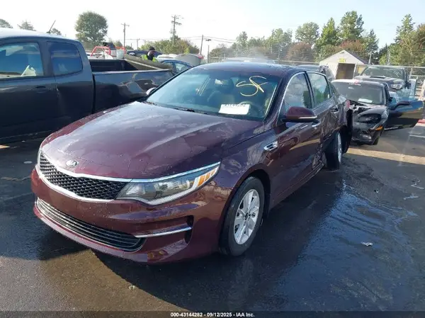5XXGT4L33JG232210 2018 KIA OPTIMA - Image 2