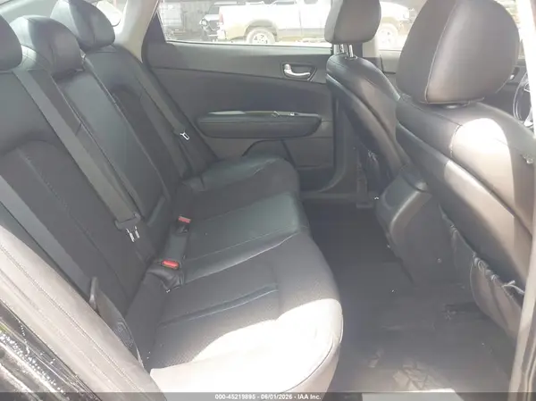 5XXGT4L33JG233521 2018 KIA OPTIMA - Image 8