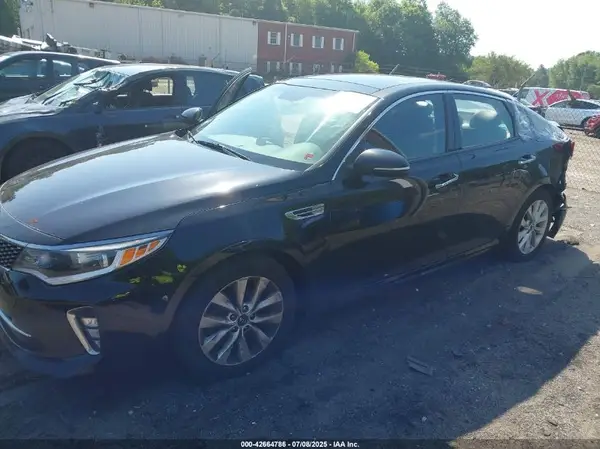 5XXGT4L33JG237195 2018 KIA OPTIMA - Image 2