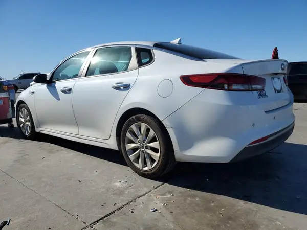 5XXGT4L33JG237486 2018 KIA OPTIMA - Image 2