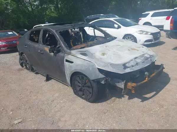 5XXGT4L33JG238086 2018 KIA OPTIMA - Image 1