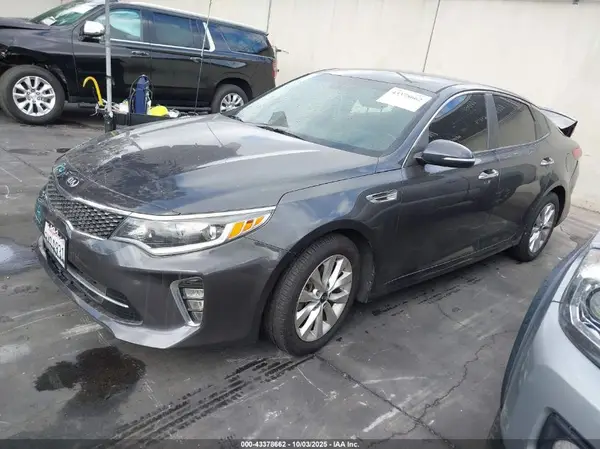 5XXGT4L33JG239626 2018 KIA OPTIMA - Image 2