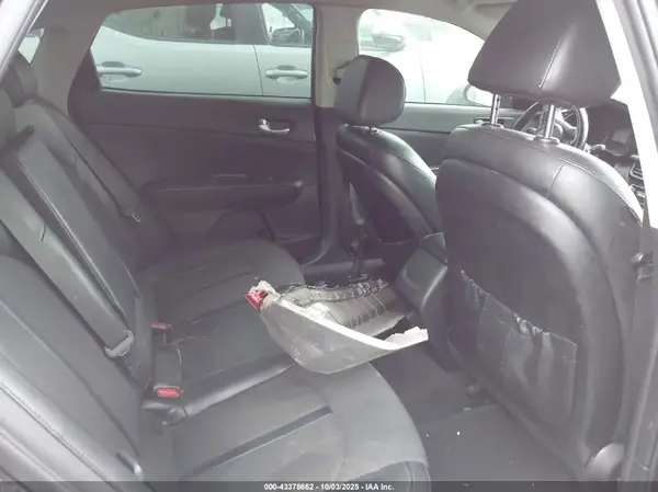 5XXGT4L33JG239626 2018 KIA OPTIMA - Image 8