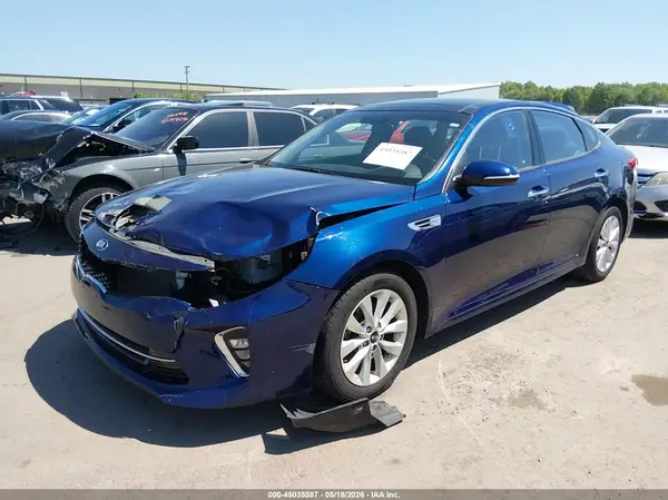 5XXGT4L33JG240520 2018 KIA OPTIMA - Image 2