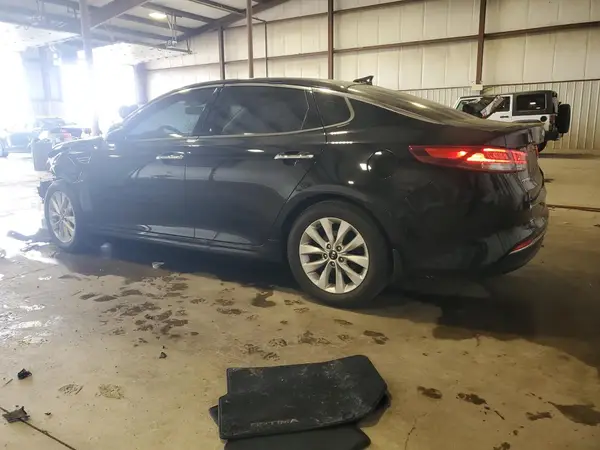 5XXGT4L33JG240792 2018 KIA OPTIMA - Image 2