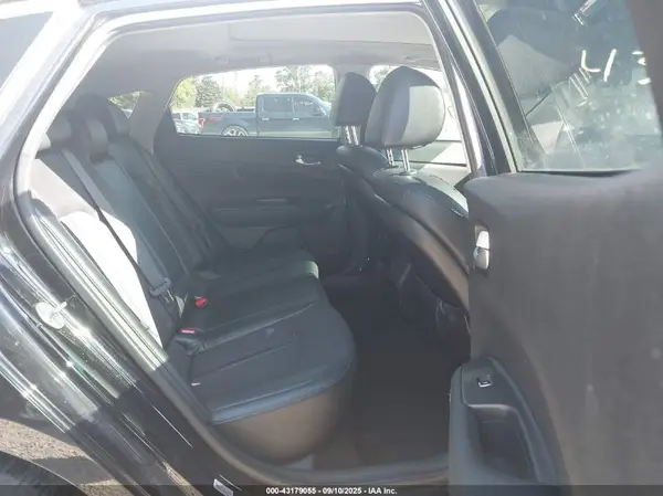 5XXGT4L33JG241800 2018 KIA OPTIMA - Image 8