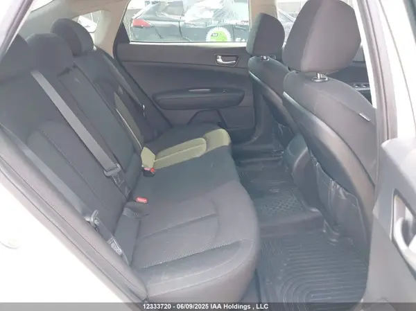 5XXGT4L33JG243384 2018 KIA OPTIMA - Image 8