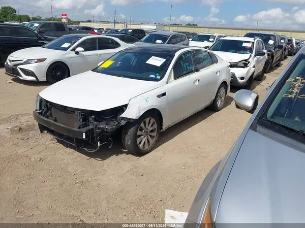 5XXGT4L33JG243854 2018 KIA OPTIMA - Image 2