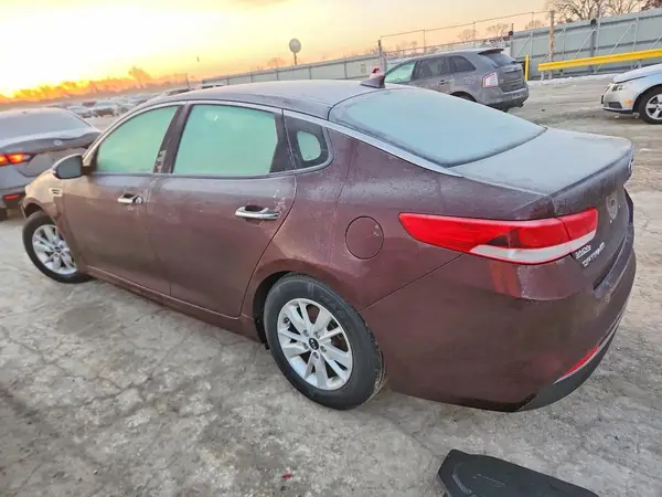 5XXGT4L33JG243918 2018 KIA OPTIMA - Image 2